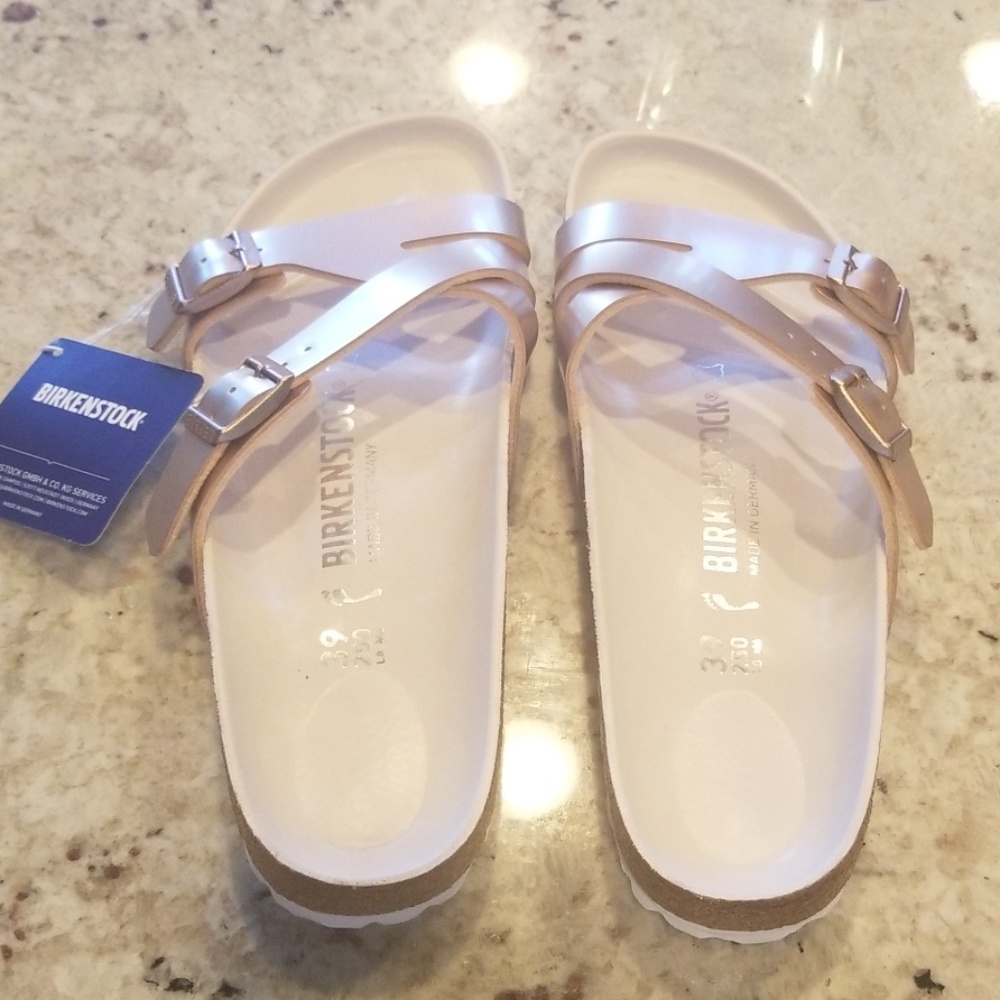 BNWT Birkenstocks Yao Balance Size 39 (US 8)